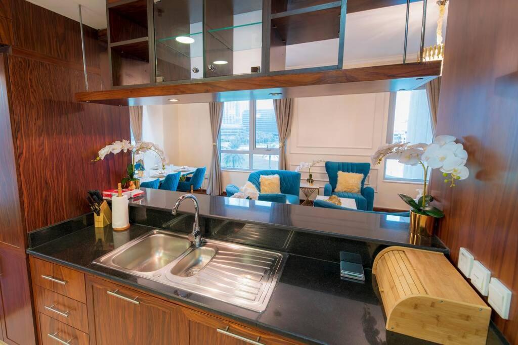 First Class 2Br With Full Burj Khalifa And Fountain View Дубай Екстериор снимка